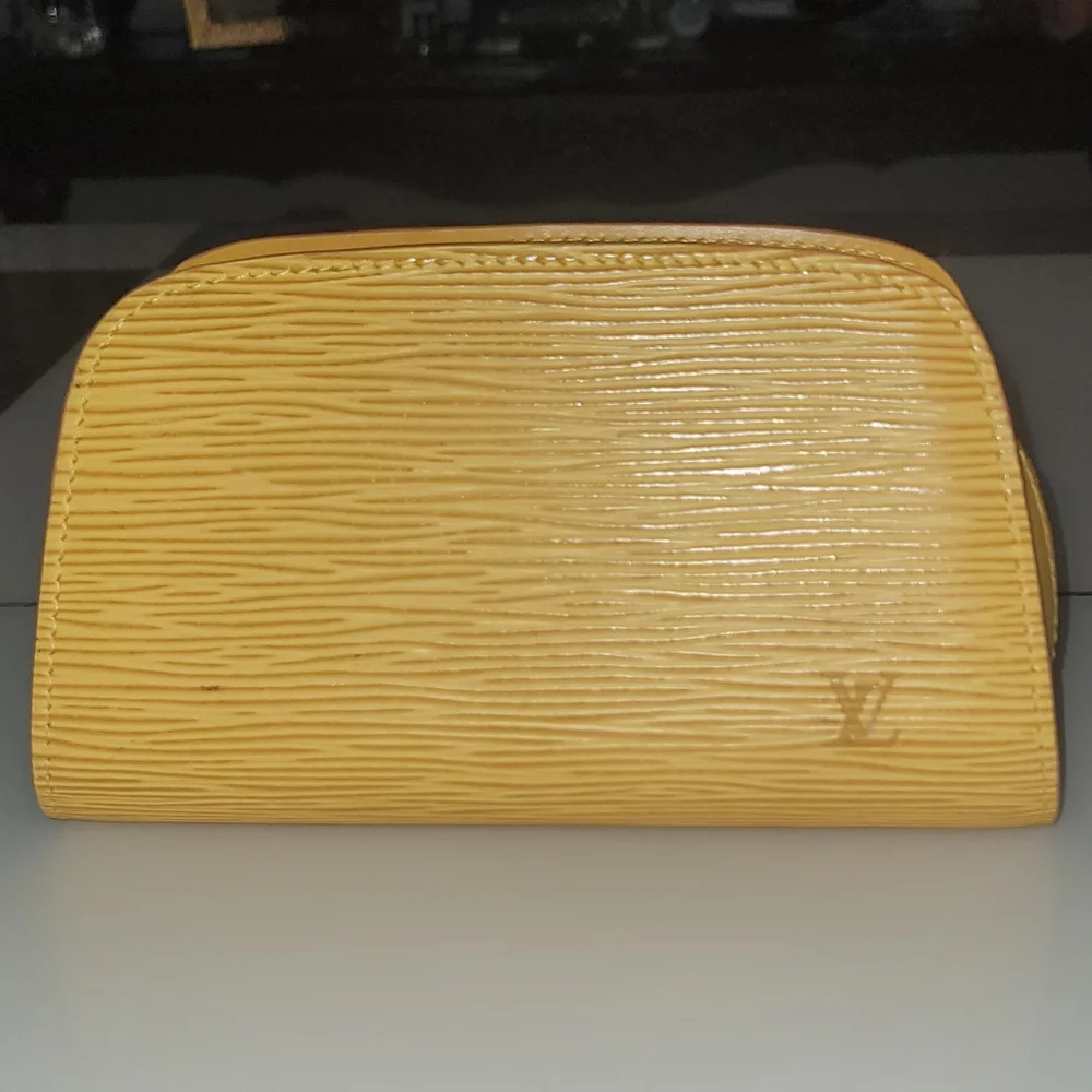 Authentic Louis Vuitton Epi Dauphine Cosmetic Pouch - Picture 1 of 10